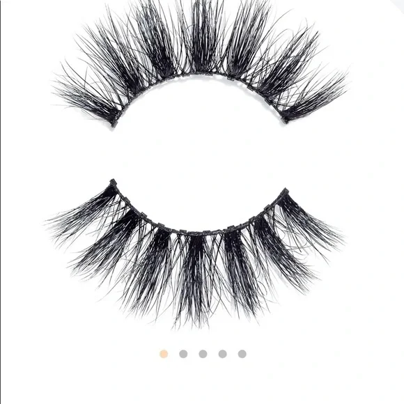 Full glam brand new magnetic Moxie lashes - Money Lash New in Box 5 pairs